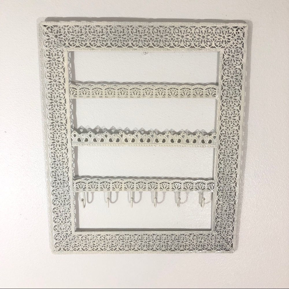 Jewelry Organizer / Frame